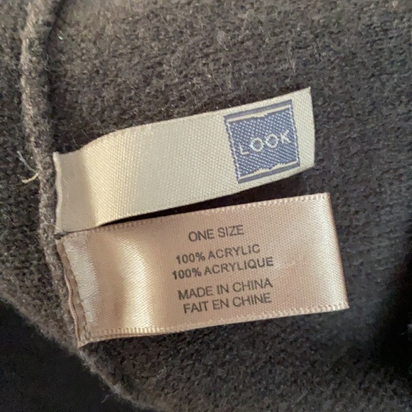 Grey Vest - O/S - Picture 3 of 3